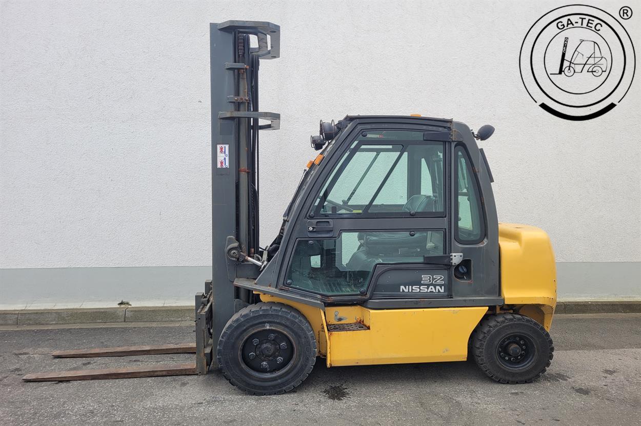 Nissan YG1D2A320 – Bild 2