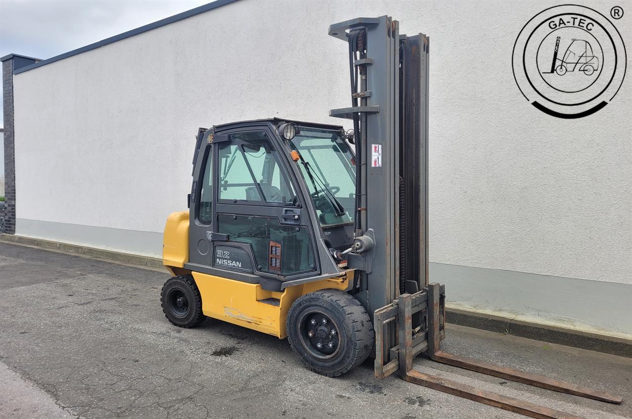 Nissan YG1D2A320 – Bild 4
