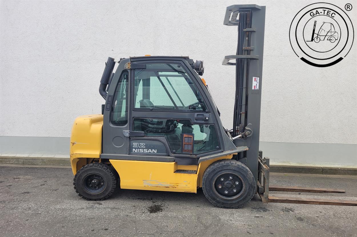 Nissan YG1D2A320 – Bild 5