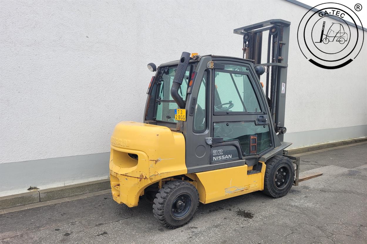 Nissan YG1D2A320 – Bild 6