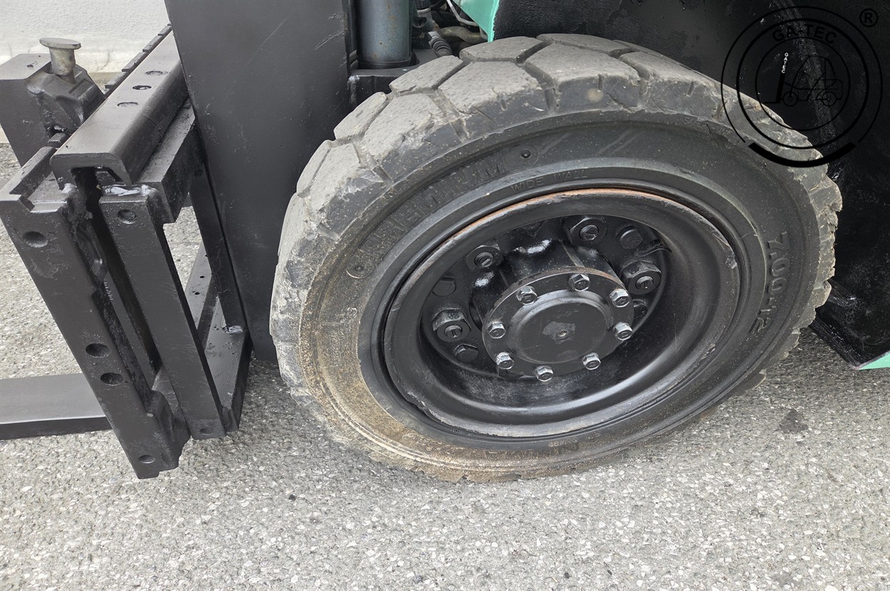 Mitsubishi FG25T – Bild 13