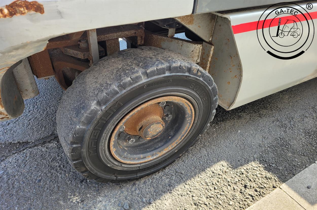 Nissan YG1D2A320 – Bild 13