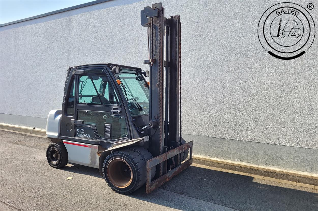 Nissan YG1D2A320 – Bild 4