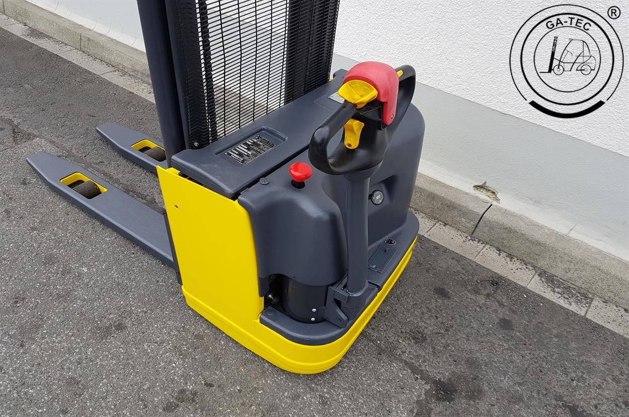 Komatsu MWS10-1R – Bild 9